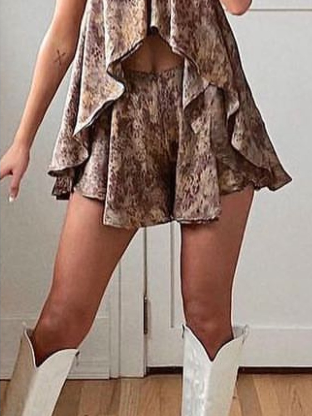 NWT Taupe Ruffle-Hem Women's Shorts